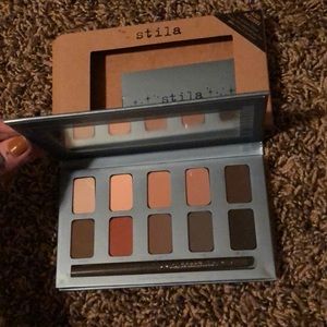 Stila In the Know palette BNIB